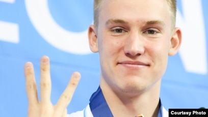 Бюстгалтер киген ханымдар бейне