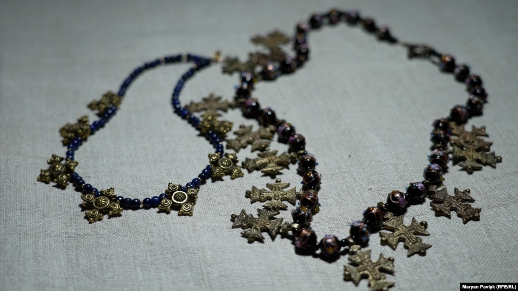 Венеційка з хрестами гуцульськими