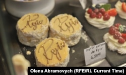 Київський міні-торт у кондитерській Katy Cake в Намюрі, Бельгія