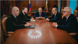 Коллаж: Силуанов, Орешкин, Путин, Бортников и Шохин