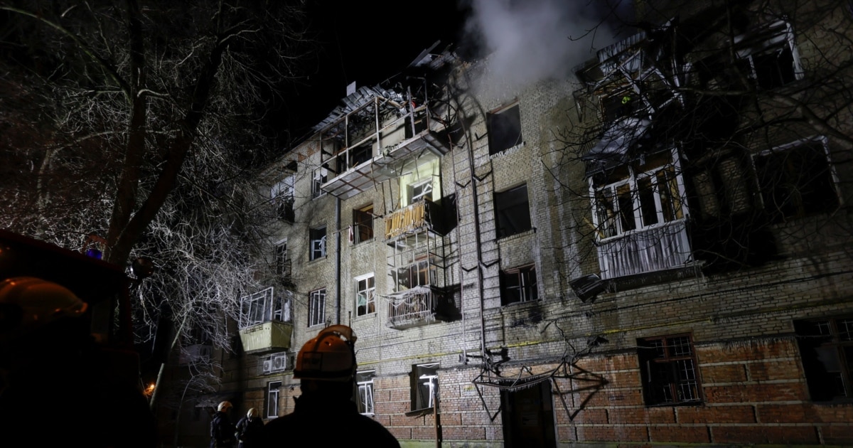 У Харкові дрон влучив у багатоповерхівку: постраждала жінка