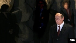 Владимир Путин во время визита в Израиль в 2005 году