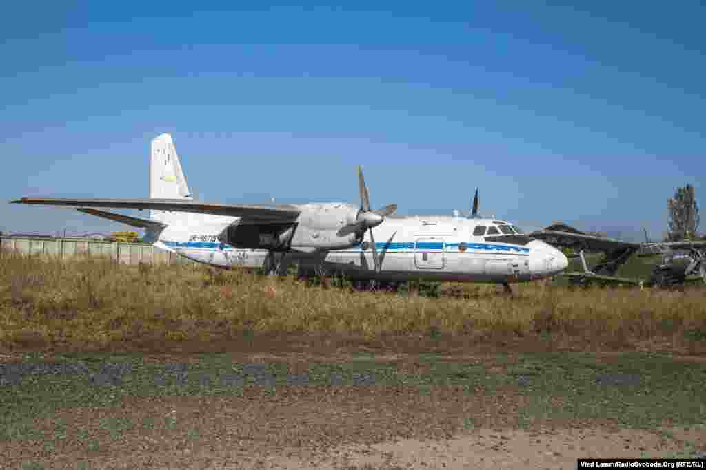 Військово-транспортний літак Ан-24РТ