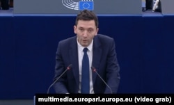 Eurodeputatul francez Julien Sanchez a criticat de la tribuna Parlamentului European ajutorul de 1,9 miliarde de euro pentru R. Moldova.