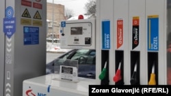 Benzinska stanica u Beogradu jedna je u sistemu prodajne mreže NIS-a sa preko 400 pumpi u Srbiji i susednim zemljama 