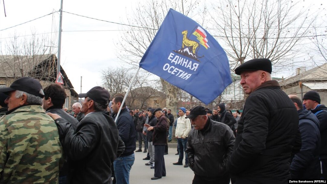 «Единая Осетия» настояла, чтобы к кандидатам в депутаты применялись те же нормы, что и к претендентам на пост президента