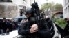 საფრანგეთის უსაფრთხოების ძალები უზრუნველყოფენ უსაფრთხოებას ირანის საკონსულოსთან, სადაც ადამიანი აფეთქებით იმუქრებოდა 