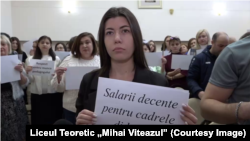Protest al cadrelor didactice de la Liceul Teoretic „Mihai Viteazul” din Chișinău, în care cer mărirea salariilor, 16 decembrie 2025