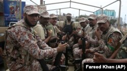 Пакистански војници.