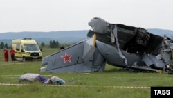 Власник літака повідомив, що на борту були 19 осіб, загиблі – двоє пілотів і сім парашутистів