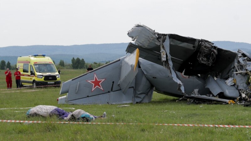 В России разбился самолет с парашютистами, есть погибшие