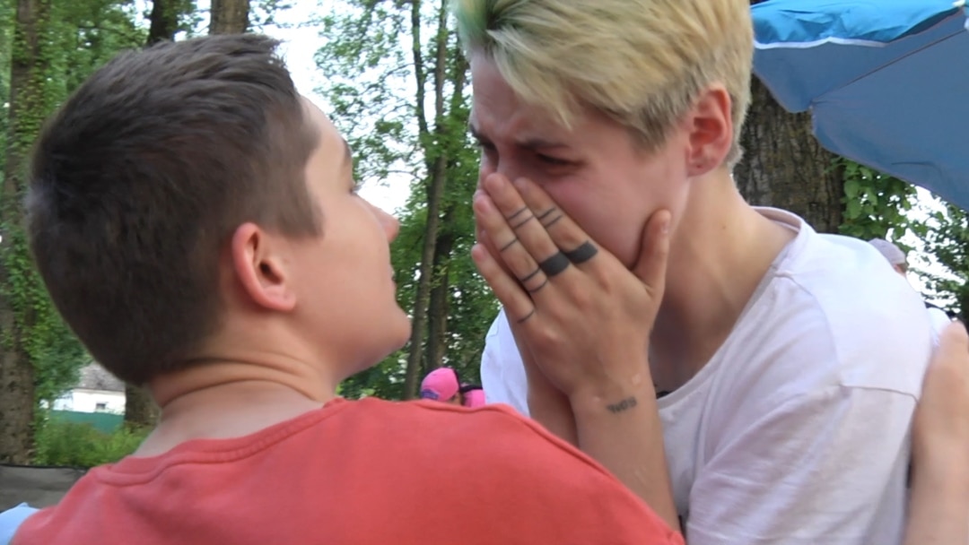 Сексуалдық құлдықтағы порно қыздар