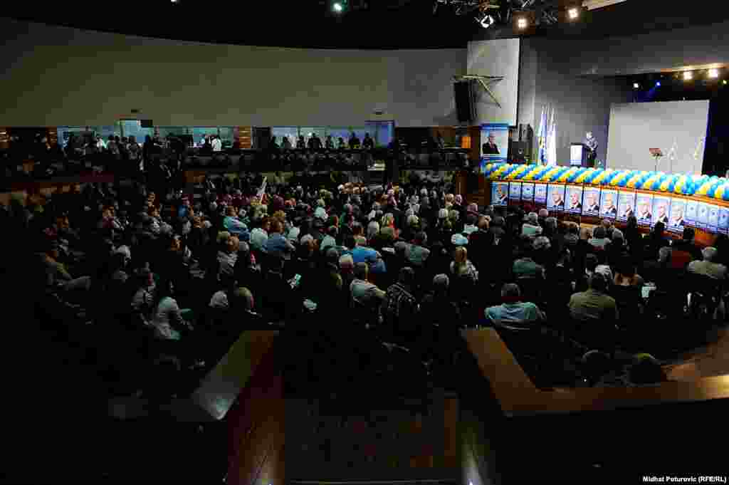 Centralni skup koalicije "Zajedno za promjene" koju čine SPP, SP/U, SDU, DNZ, LDS i SUND, Dom Mladih u Sarajevu.