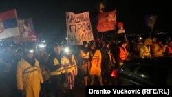 Studenti u protestnoj šetnji od Beograda do Kragujevca, Orašac, Srbija, 12. februar 2025. 