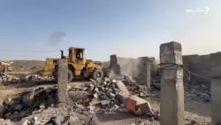 د کراچۍ پوليسو د افغان کډوالو کېمپ ړنګولو کار پیل کړی دی د کراچۍ پوليسو د افغان کډوالو کېمپ ړنګولو کار پیل کړی دی