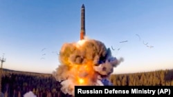 New START limits the number strategic nuclear warheads deployed by Russia and the United States at 1,550 as well as thew number of deployed strategic delivery systems at 700.