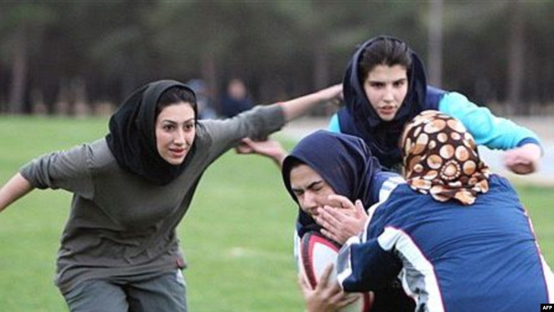 Female rugby players train in Tehran