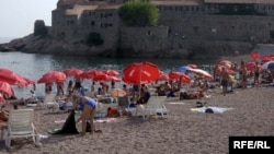 Plaža na Svetom Stefanu na crnogorskom primorju