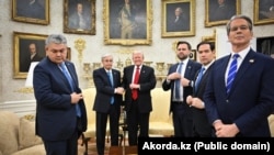 Қазақстан және АҚШ-тың жоғары лауазымды тұлғалары Ақ үйде. Вашингтон, 6 қараша 2025 жыл.