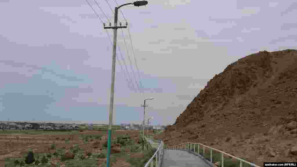 Balkanabat şäheriniň etegindäki "Saglyk ýoluna" gelýän adamlaryň sanynyň azdygy bellenilýär.