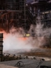 Activitatea din combinatul siderurgic gălățean Liberty continuă, deși nu s-a decis nimic în privința planului de reorganizare propus.