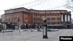 Armenia -- An empty square in the center of Yerevan, March 22, 2020.