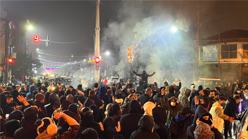 ინტერვიუ: ირანი „რევოლუციის დასაწყისშია“