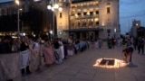 'Beograd ovo duguje Srebrenici': Paljenje sveća na 30. godišnjicu genocida
