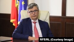 Virgil Popescu crede că ANRE e de vină pentru modul deficitar de informare a populației privind schimbarea contractelor la energie electrică.