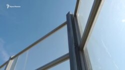 Керчь: на трассе «Таврида» панели от шума вибрируют из-за слабых креплений (видео)