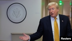 Після цього Дональд Трамп заявив у соцмережах, що Ормузька протока «відкрита й залишатиметься відкритою, з Іраном чи без нього»