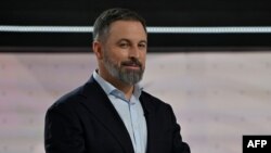 Liderul partidului Vox, de extremă dreapta, Santiago Abascal, la ultima dezbatere electorală televizată înainte de alegerile generale.