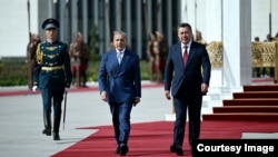 Садыр Жапаров жана Мухаммад Шахбаз Шариф. 2-сентябрь, 2026. Бишкек