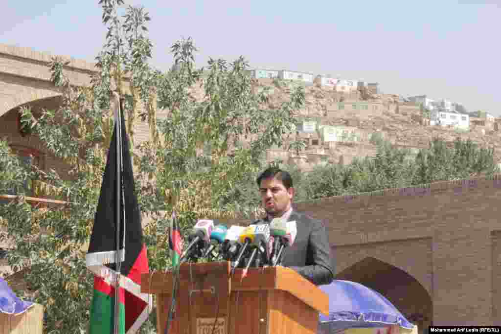 د افغانستان د سوداګرۍ وزارت مرستیال مزمل شینواری