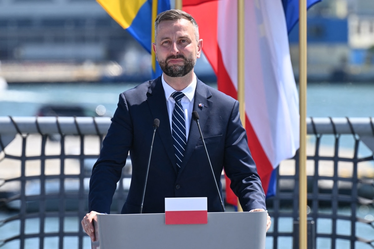 Голова Міноборони Польщі заявив, що уряд розсекретить дані про військову допомогу Україні