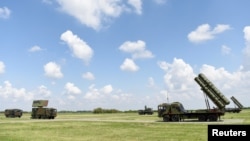 Kineski sistem FK-3 na predstavljanju kapaciteta Vojske Srbije na aerodromu u Batajnici kod Beograda, april 2022. Kina je postala najveći vojni snabdevač Srbije u proteklih pet godina, a supersonične rakete velikog dometa deo su jačanja saradnje dve države. 