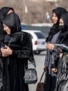 عکس آرشیوی از زمانی که دختران افغان هنوز فرصت تحصیل داشتند