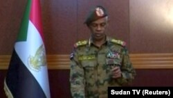 Sudan müdafiə naziri Awad Mohamed Ahmed Ibn Auf 