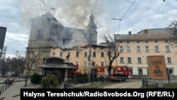 24 березня запущений російськими військами ударний дрон влучив по центру Львова. За даними влади, була пошкоджена памʼятка архітектури національного значення – Ансамбль Бернардинського монастиря