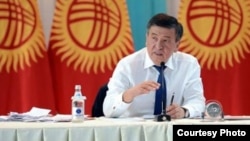 Gyrgyzystanyň prezidenti Sooronbaý Žeenbekow