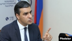 Защитник прав человека (омбудсмен) Армении Арман Татоян (архив)