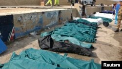 Իտալիա - Նավաբեկության հետևանքով զոհվածների մարմինները, Լամպեդուզա, 3-ը հոկտեմբերի, 2013թ․