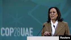 Nënpresidentja amerikane, Kamala Harris, në samitin për klimën, që po mbahet në Dubai.