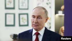 Російський лідер Володимир Путін після телефонної розмови з президентом США Дональдом Трампом 19 травня сказав журналістам, що Росія й Україна «мають знайти компроміси, які влаштовують обидві сторони»