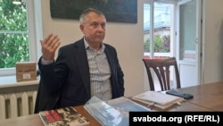 Аляксандар Лукашук на прэзэнтацыі сваёй кнігі. Вільня, 21 траўня 2026 году