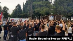 Protest "Levijatana" i drugih desničarskih grupa ispred Prihvatnog centra za migrante u Obrenovcu, 13. maj