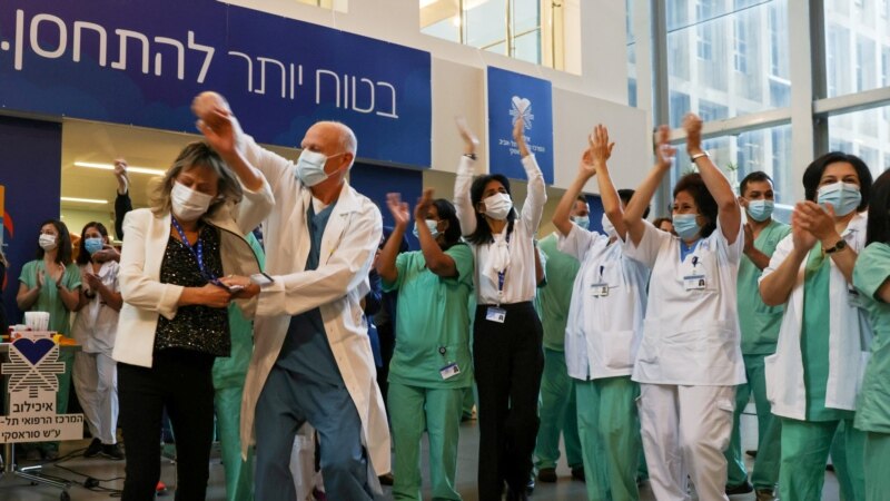 0,01% од Израелците се заразиле по примањето вакцина од Фајзер