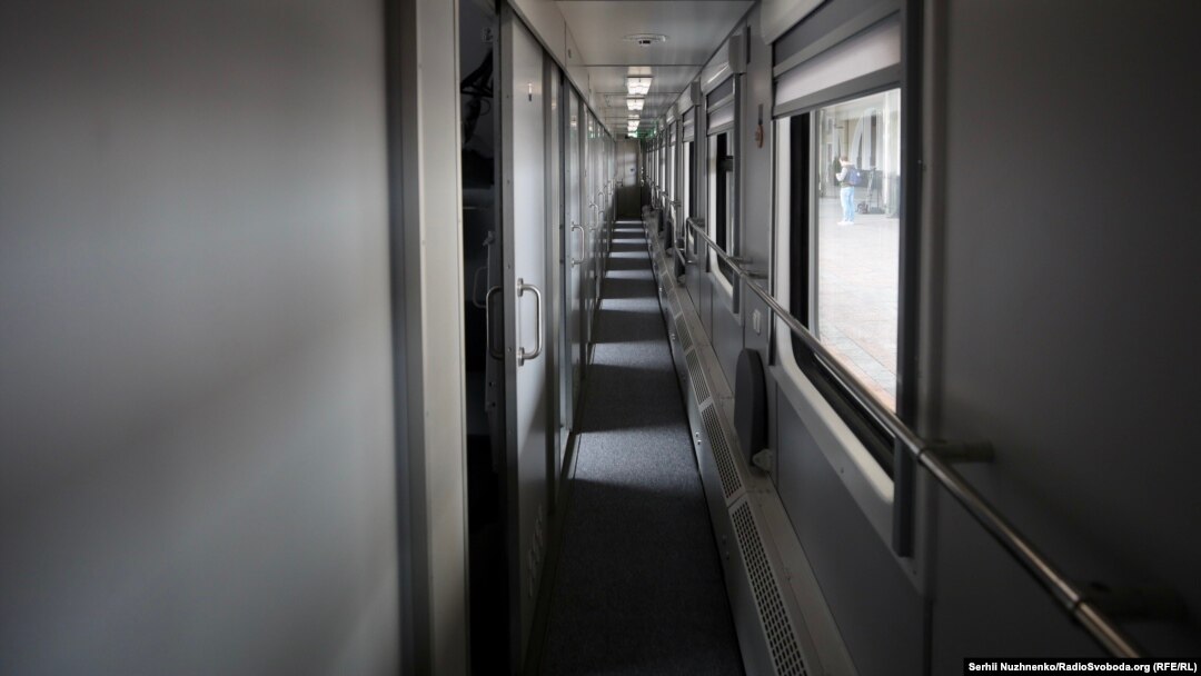 Менің досымның әйелі маған бірінші рет соққы жасап жатыр. Порно простата массажы кончить