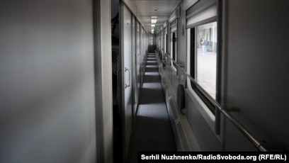 Сығандардың жыныстық гипнозы Жалаңаш аққұбалар пиздаға түседі (видео)