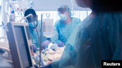 Операция по пересадке лёгкого в госпитале в Чикаго, май 2020